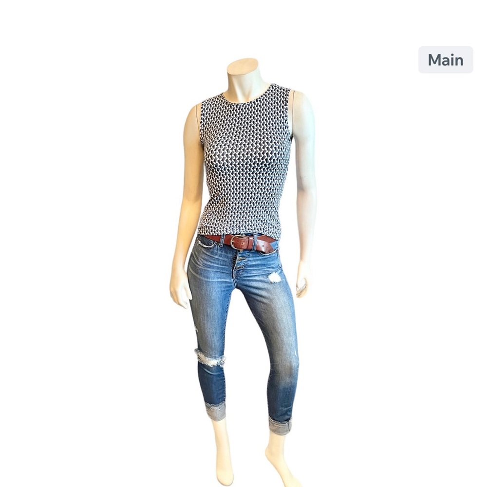 The Limited Knit
Size Small